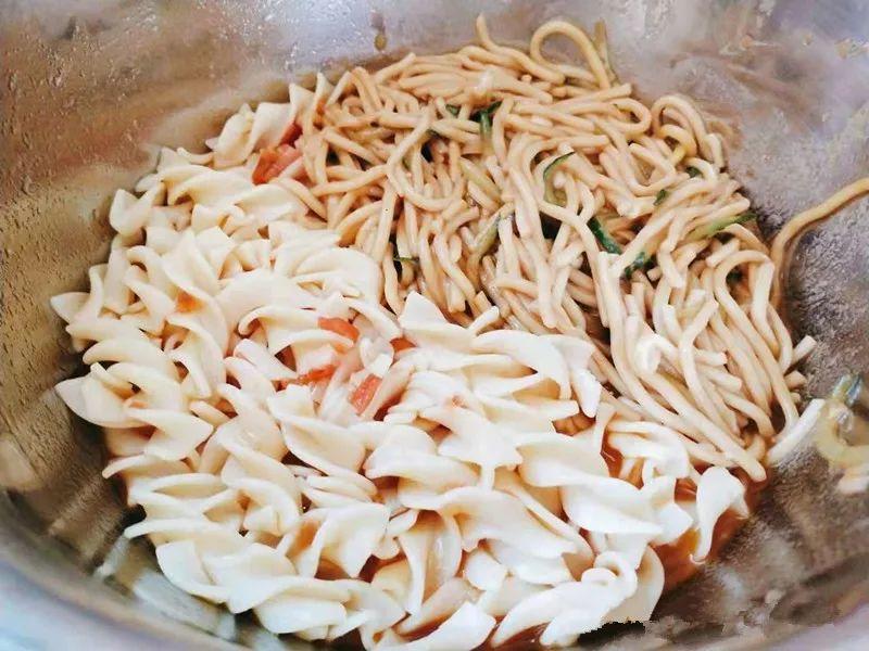 生日共聚、快乐共享、师生同乐——304am永利集团官网大树幼儿园八月生日会