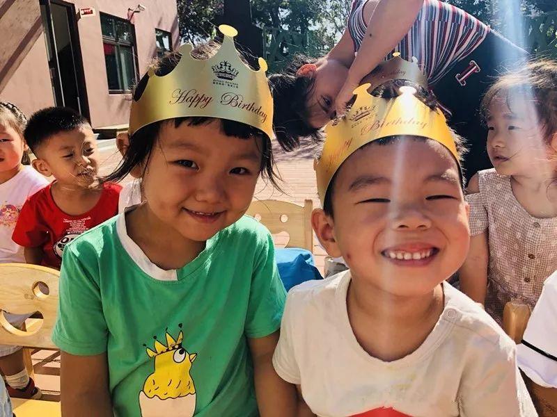 生日共聚、快乐共享、师生同乐——304am永利集团官网大树幼儿园八月生日会