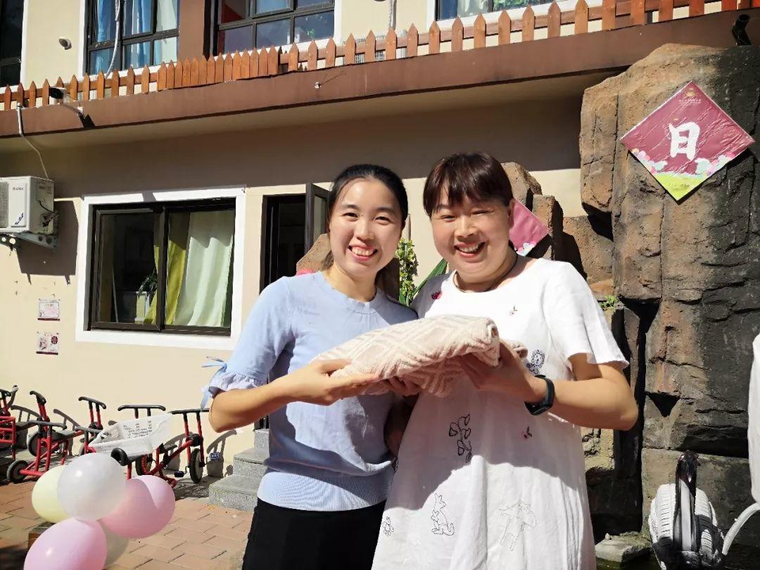 生日共聚、快乐共享、师生同乐——304am永利集团官网大树幼儿园八月生日会