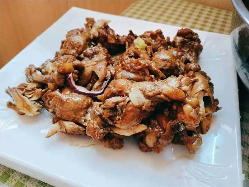 生日共聚、快乐共享、师生同乐——304am永利集团官网大树幼儿园八月生日会