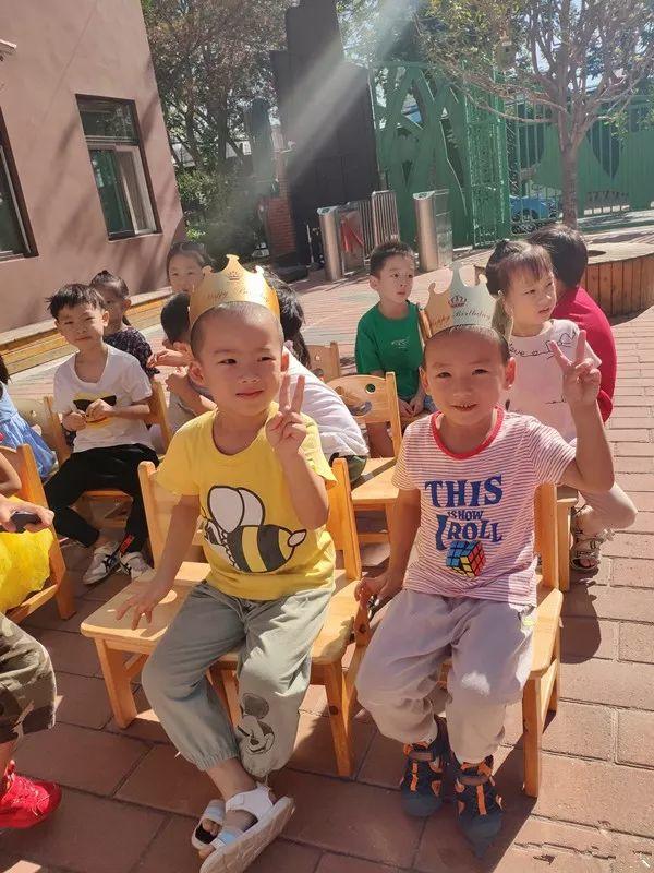 生日共聚、快乐共享、师生同乐——304am永利集团官网大树幼儿园八月生日会