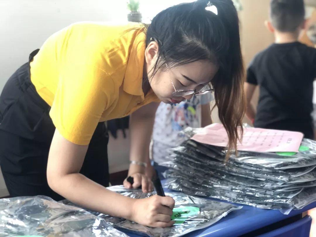 【你好，，，，新同砚】孩子幸福的童年，，，，我们来守护！