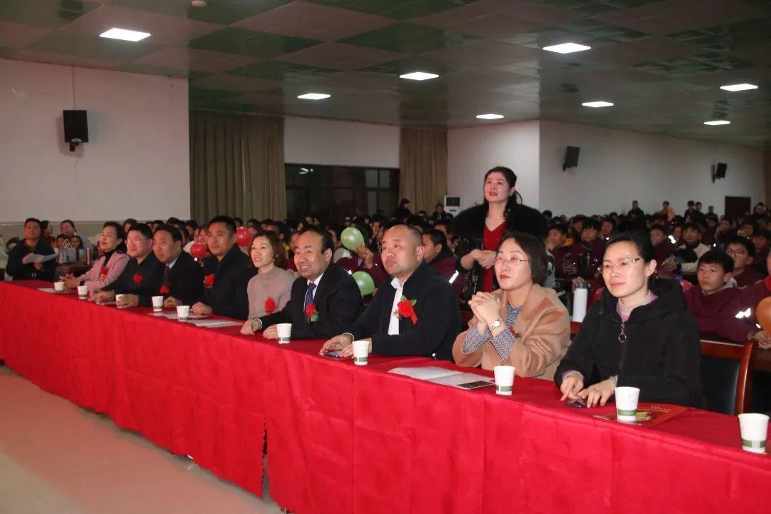 青春筑梦304am永利集团官网 激情唱响你我他——304am永利集团官网都会森林学校中学部2020迎新汇演