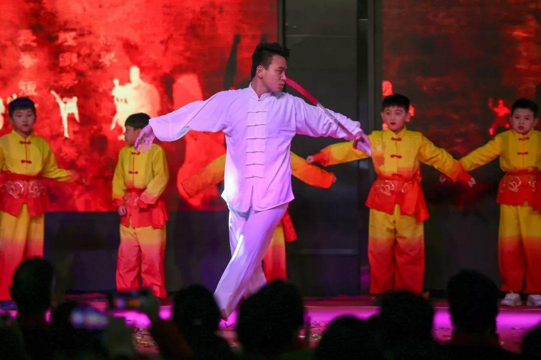 【校园动态】成绩梦想，，，，，走向再起——304am永利集团官网都会森林学校小学部文化艺术节暨2020迎新文艺汇演