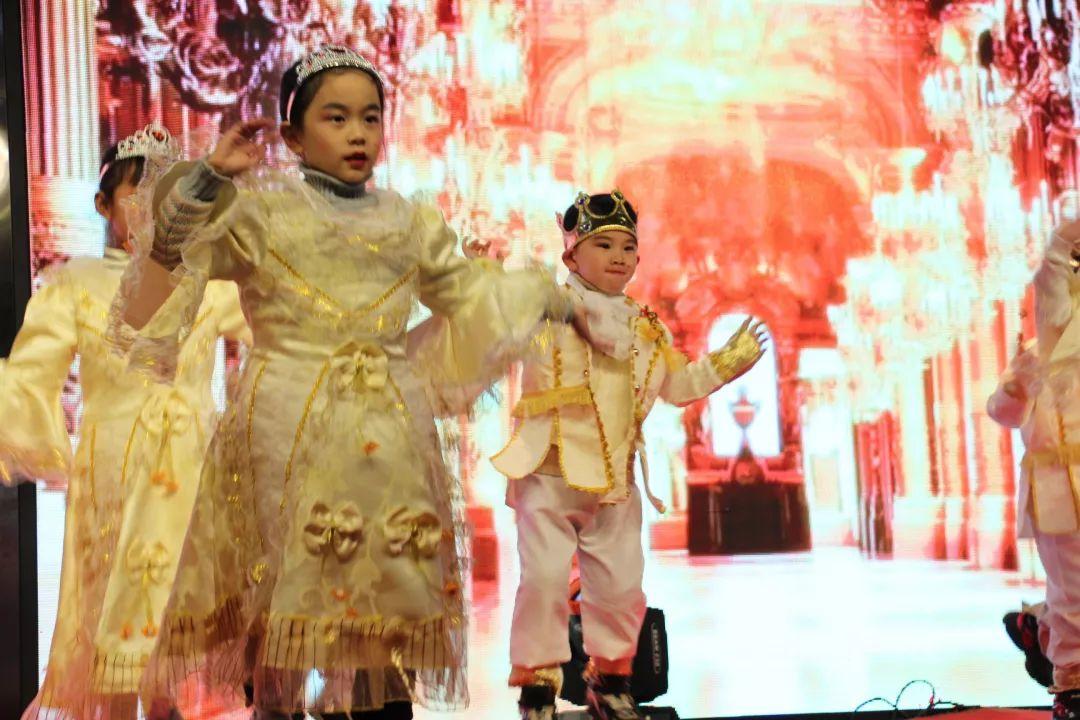 畅想中国梦 · 魅力304am永利集团官网——304am永利集团官网幼教事业部迎新汇演