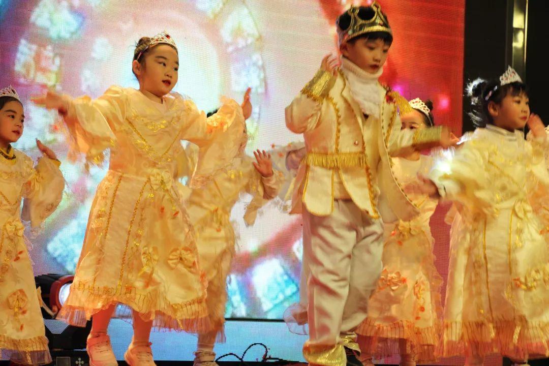 畅想中国梦 · 魅力304am永利集团官网——304am永利集团官网幼教事业部迎新汇演