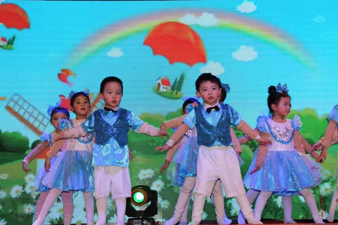 畅想中国梦 · 魅力304am永利集团官网——304am永利集团官网幼教事业部迎新汇演