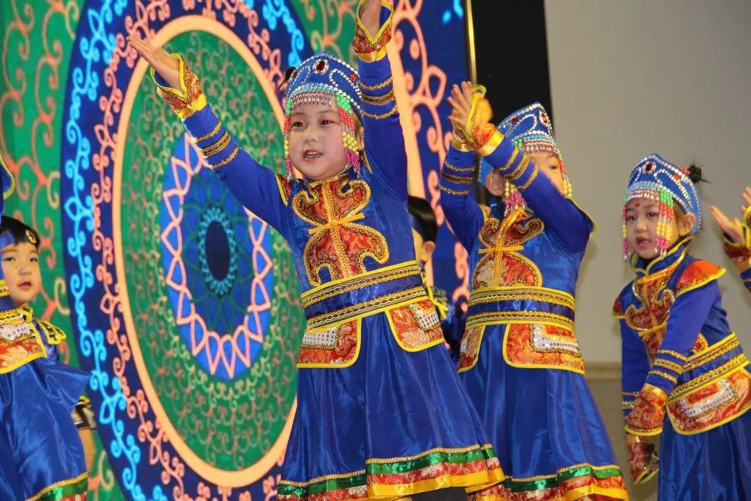 畅想中国梦 · 魅力304am永利集团官网——304am永利集团官网幼教事业部迎新汇演