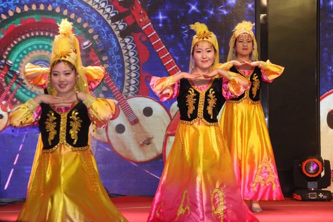 畅想中国梦 · 魅力304am永利集团官网——304am永利集团官网幼教事业部迎新汇演