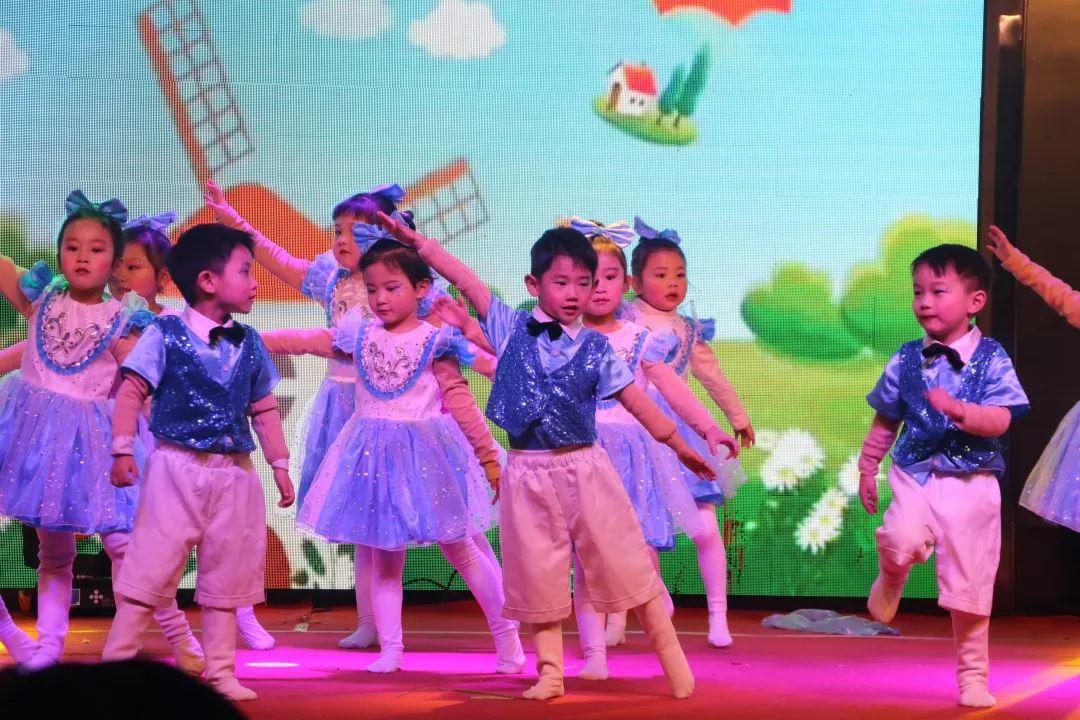 畅想中国梦 · 魅力304am永利集团官网——304am永利集团官网幼教事业部迎新汇演