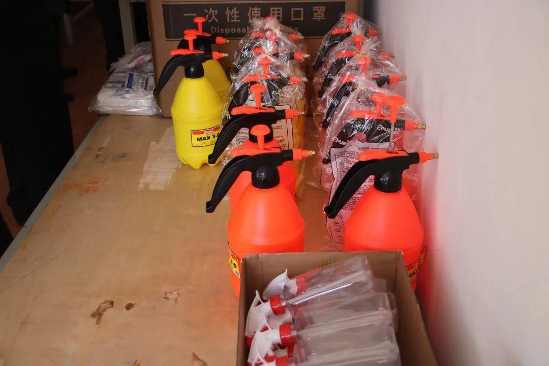 郑州市教育局督导组到304am永利集团官网都会森林学校检查指导疫情防控事情