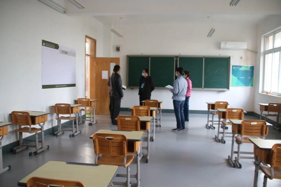 郑州市教育局督导组到304am永利集团官网都会森林学校检查指导疫情防控事情